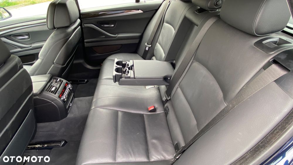 BMW Seria 5 520d Luxury Line - 29