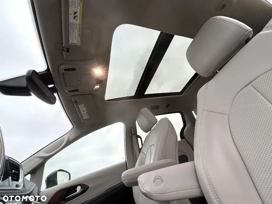 Chrysler Pacifica - 37