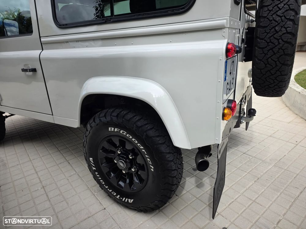Land Rover Defender 90 2.4 CRD S - 14