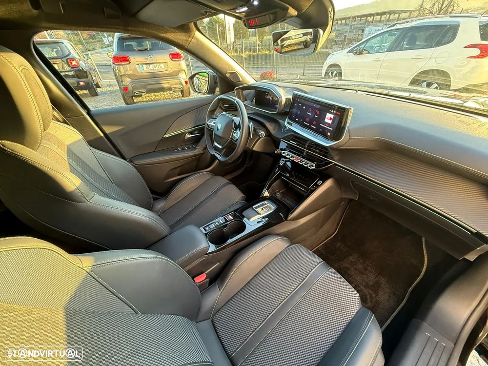 Peugeot 2008 1.2 PureTech GT Pack EAT8 - 13