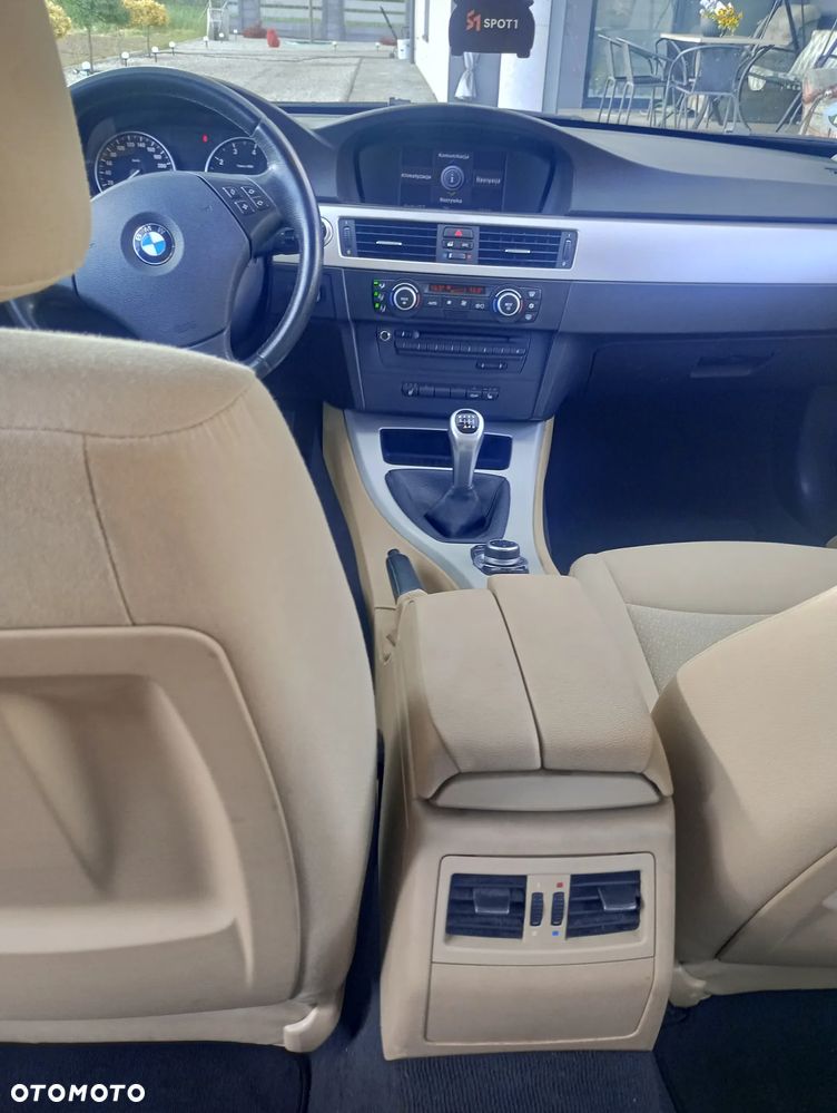 BMW Seria 3 318i Edition Exclusive - 8