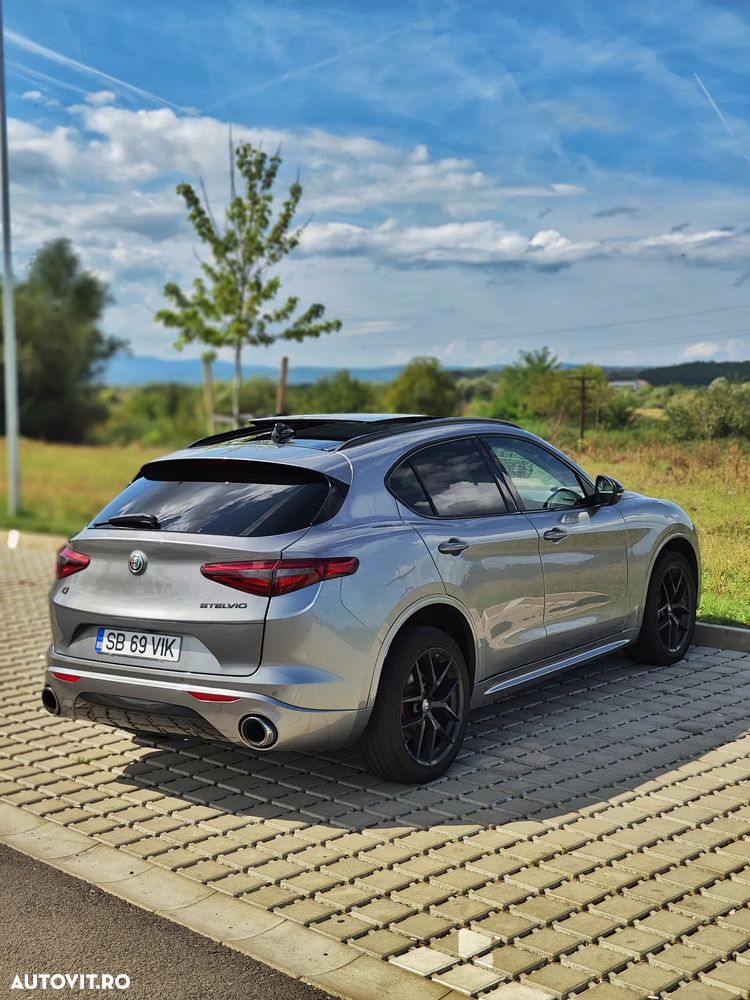 Alfa Romeo Stelvio 2.0 Turbo AWD AT8 Veloce - 5