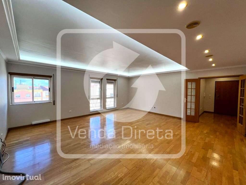 ApartamentoT4 com 2 estacionamentos e 2 Arrecadações na Av. do Boca... - Grande imagem: 5/29