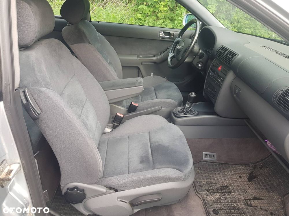 Audi A3 3-drzwiowe 1.8 Ambiente - 3