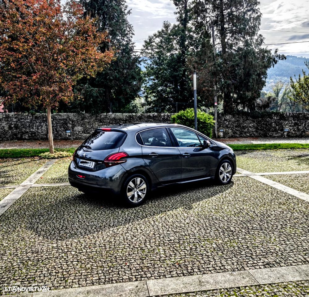 Peugeot 208 1.2 PureTech Allure - 4