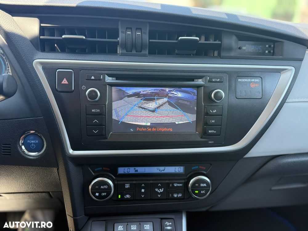 Toyota Auris - 10