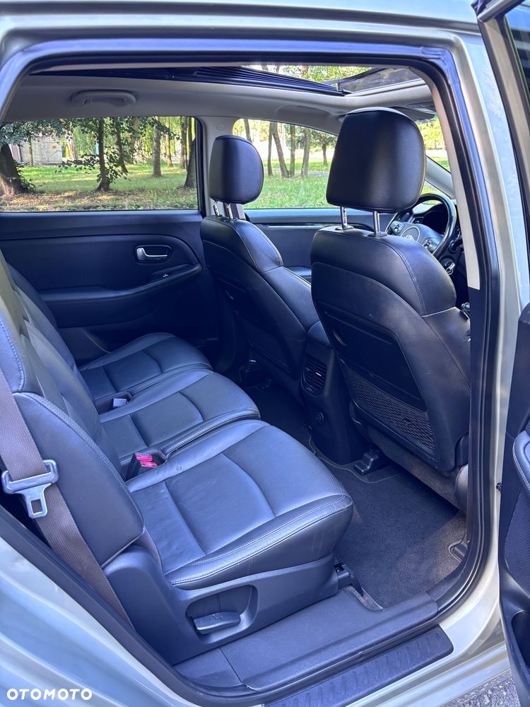Kia Carens 1.7 CRDi Business Line 7os 7DCT - 12