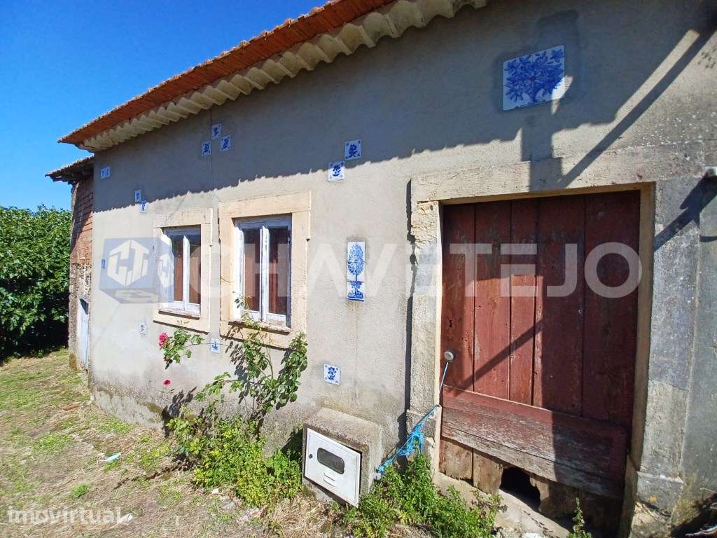 2 Casas de habitação com terreno em aldeia próxima de bons acessos. - Grande imagem: 2/15