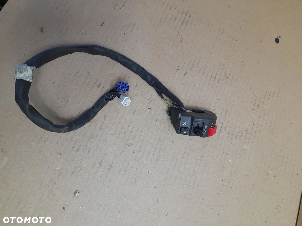 YAMAHA R1 RN22 PRZEŁĄCZNIK ZESPOLONY PRAWY - 4
