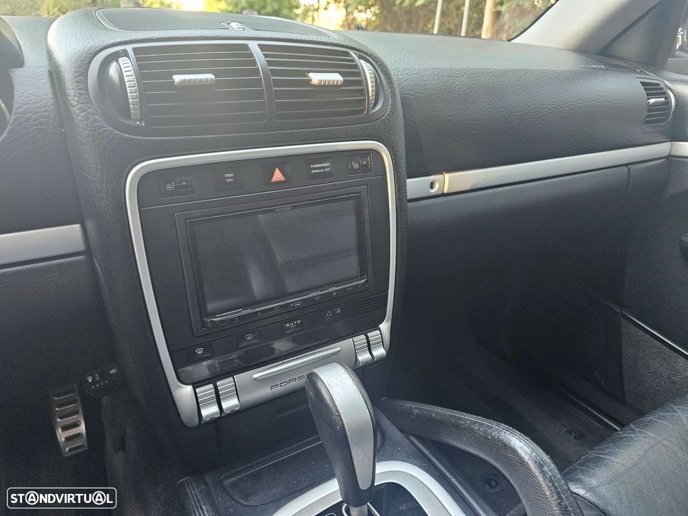 Porsche Cayenne S Tiptronic - 26