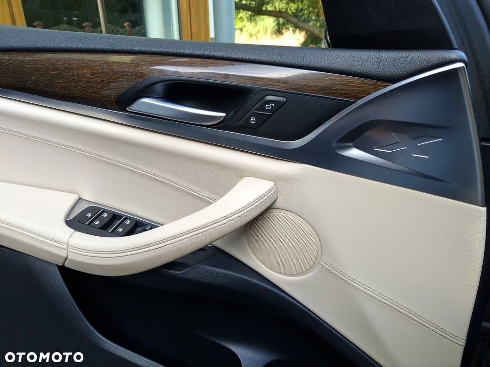 BMW X3 xDrive20d Luxury Line - 12