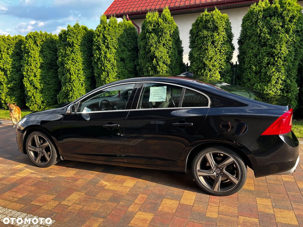 Volvo S60 D4 R-Design - 2