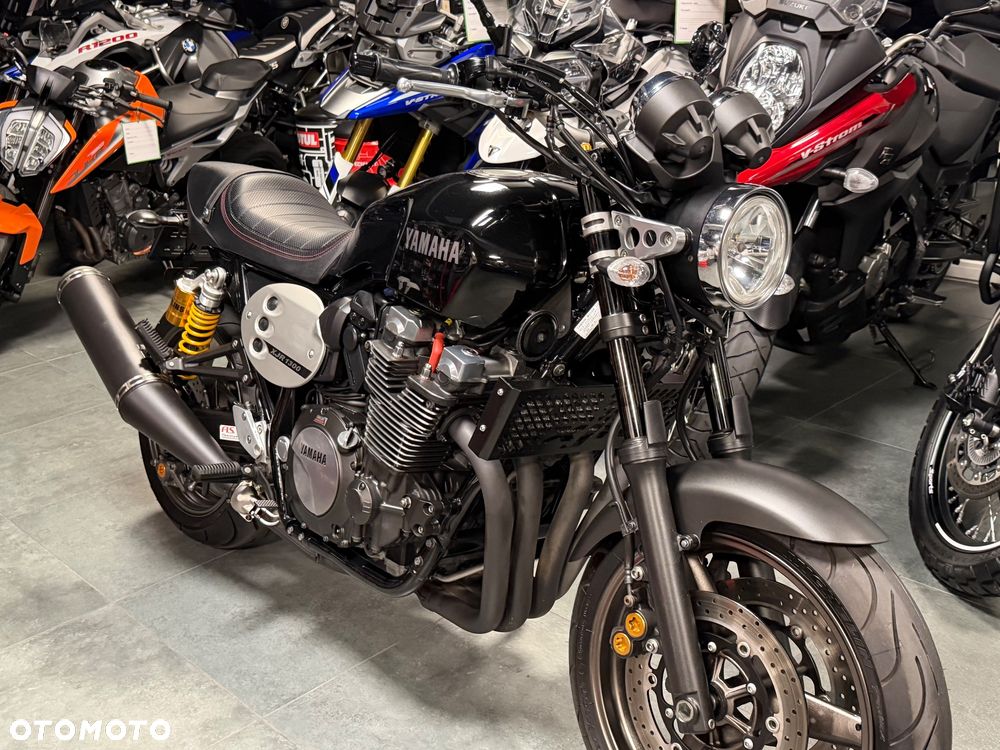 Yamaha XJR - 21