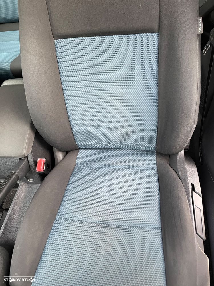 VW Golf 1.6 TDi Trendline BlueMotion - 12