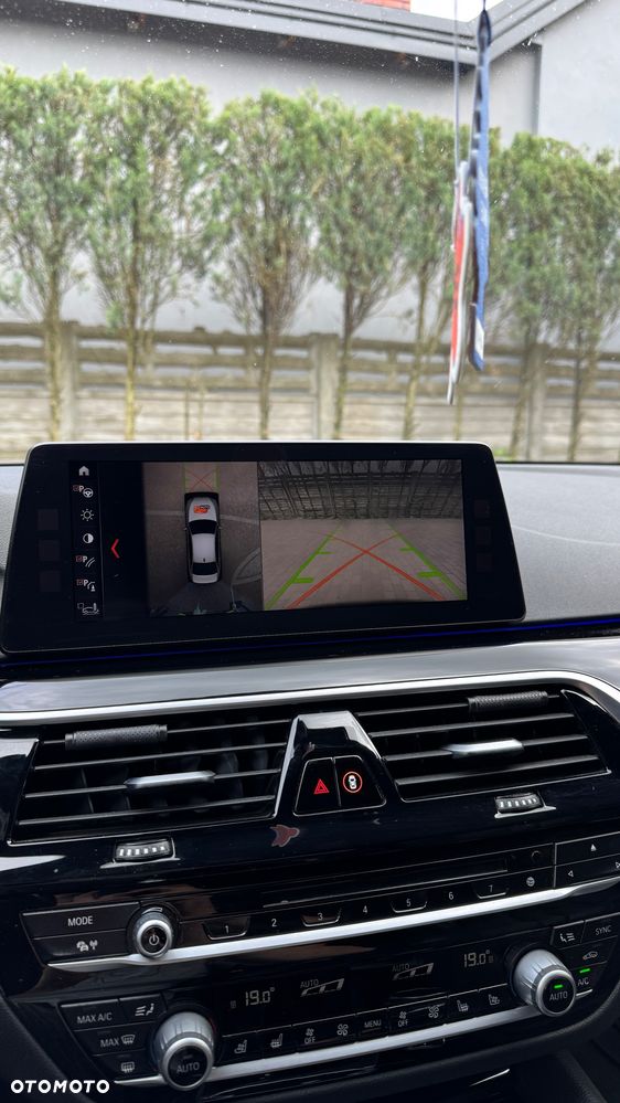 BMW Seria 5 520d Sport Line - 30