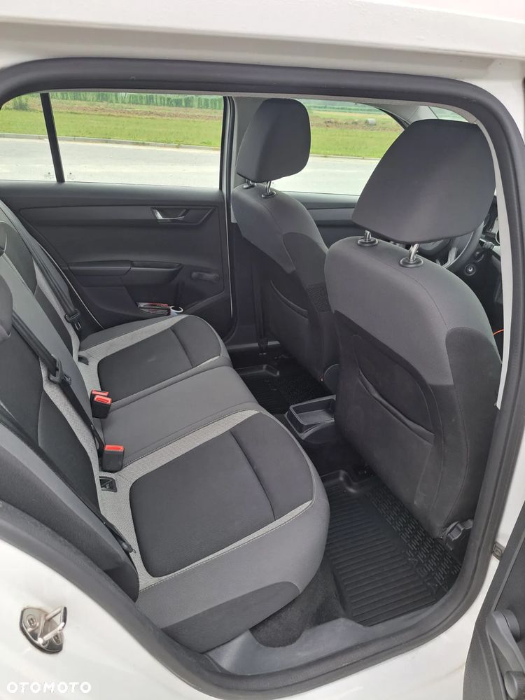 Skoda Fabia 1.0 Ambition - 4