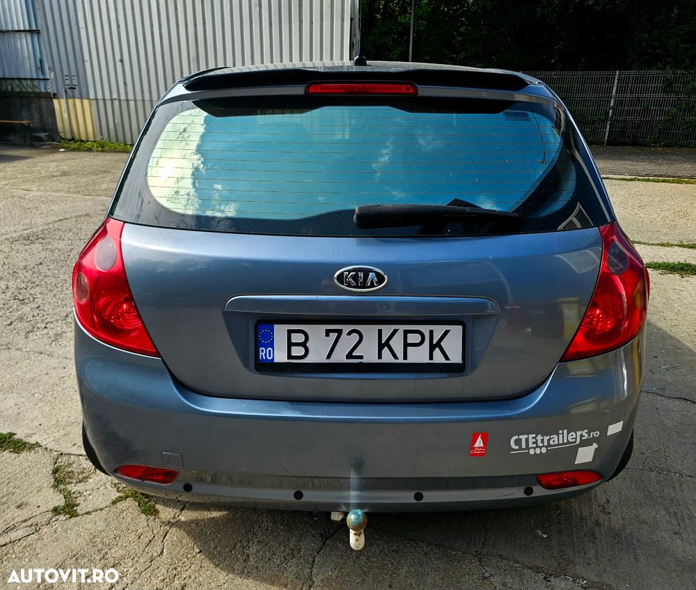 Kia Ceed - 12