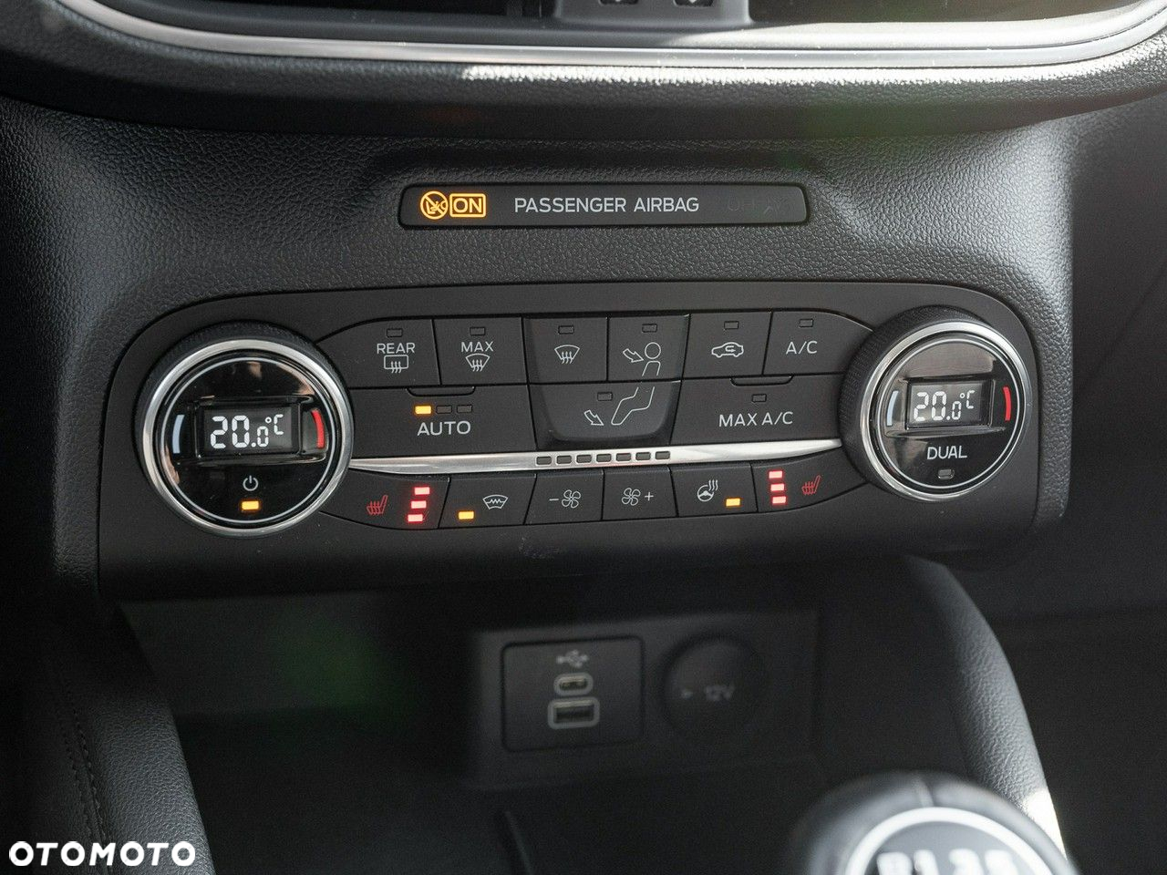 Ford Kuga 1.5 EcoBoost FWD Titanium - 20