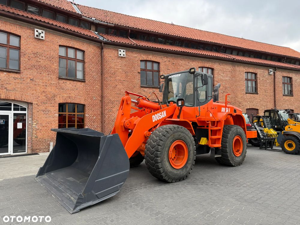 Doosan DL300