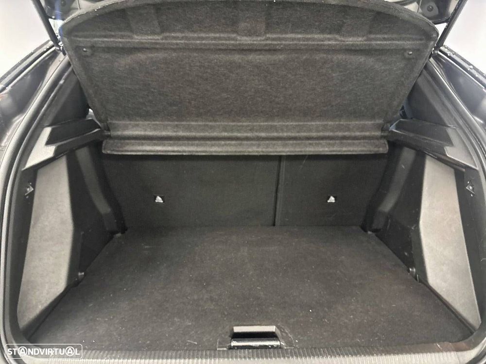 Peugeot 2008 1.5 BlueHDi GT EAT8 - 6