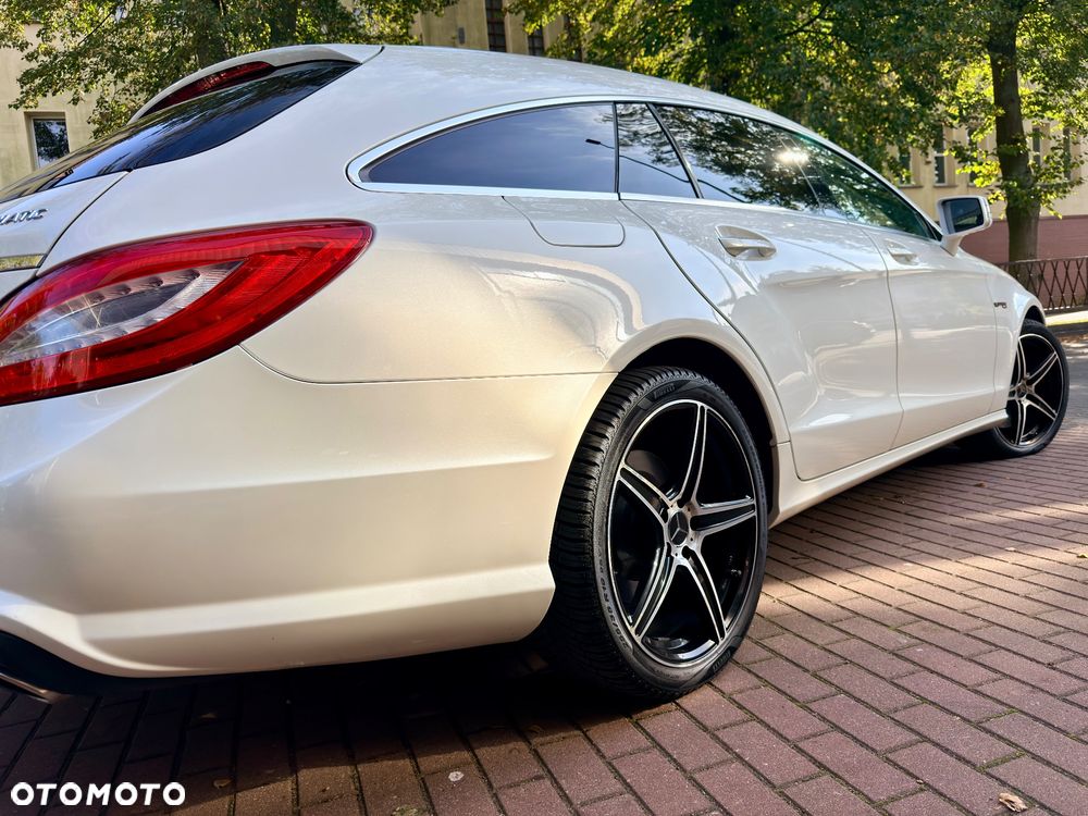 Mercedes-Benz CLS 500 4-Matic BlueEff - 16