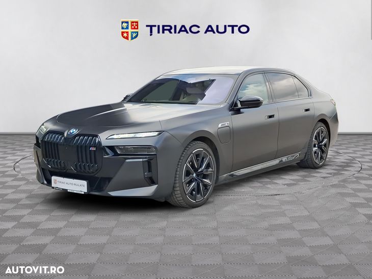 BMW M7 - 1