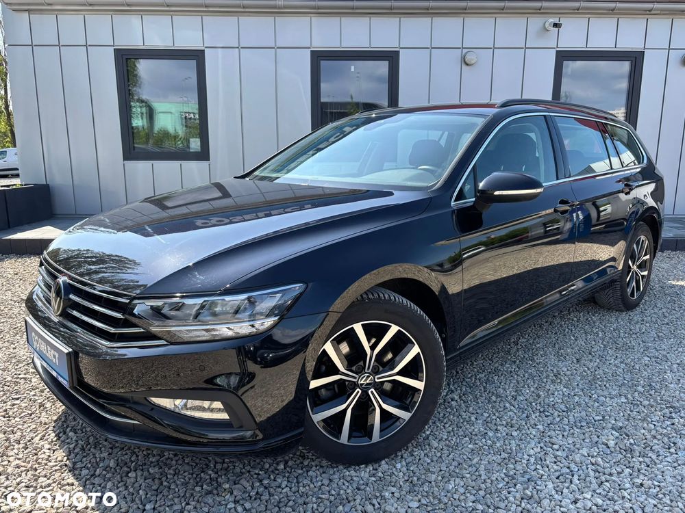 Volkswagen Passat - 1