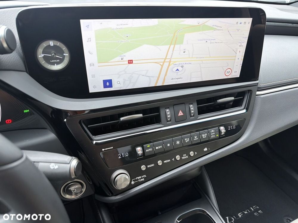 Lexus ES 300h F Sport Design - 18