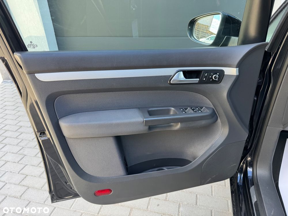 Volkswagen Touran 2.0 TDI DPF DSG Life - 23