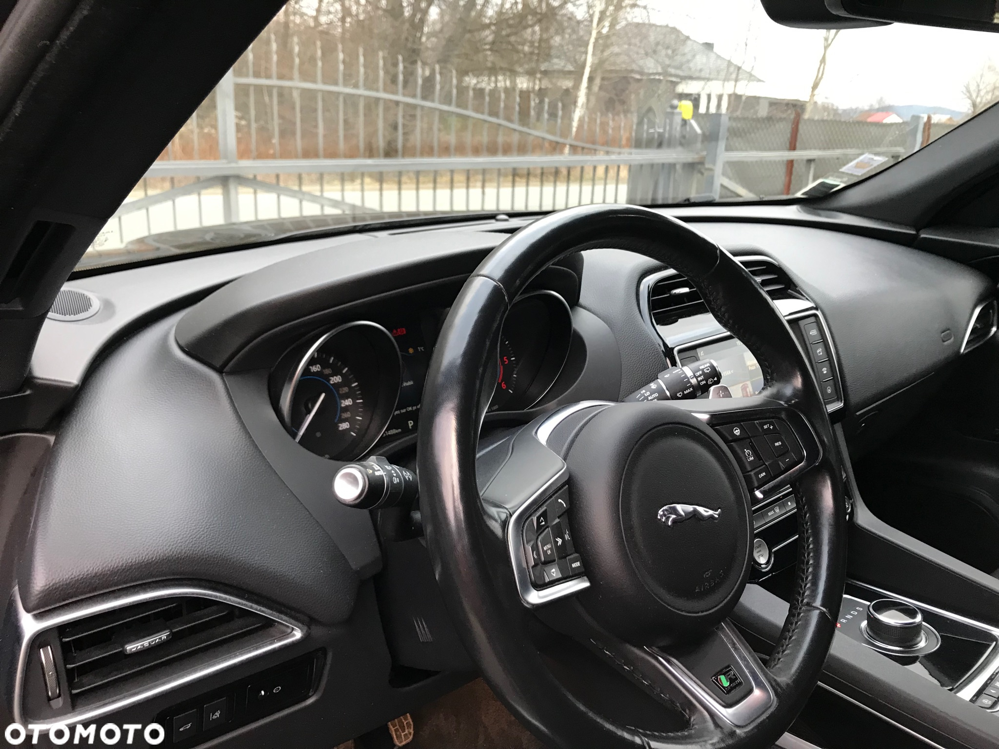 Jaguar F-Pace 3.0 TDV6 AWD R-Sport - 29