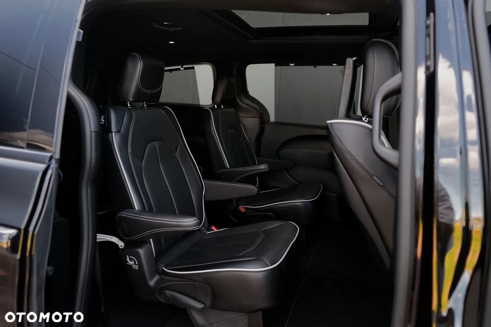 Chrysler Pacifica - 13