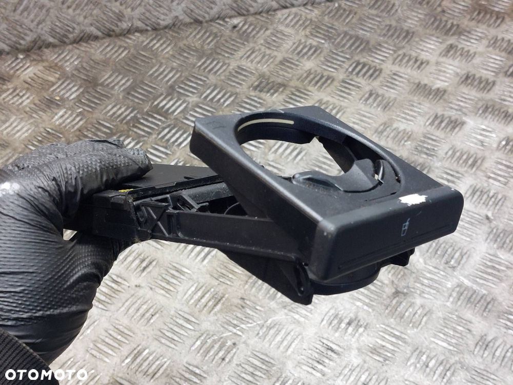 UCHWYT NA KUBEK CUPHOLDER AUDI A4 B6 8E1862534J - 5