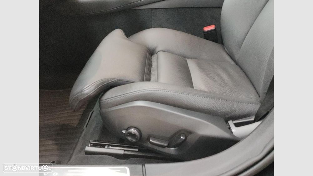 Volvo V90 2.0 T6 PHEV Plus Dark AWD - 14