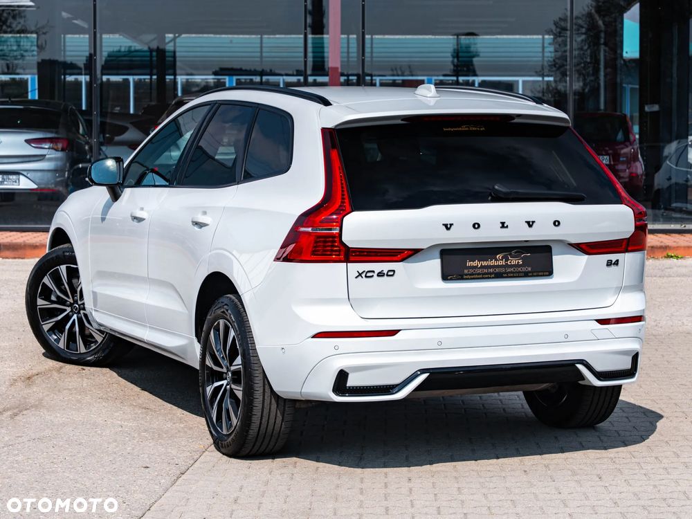 Volvo XC 60 B4 B Plus Dark - 4