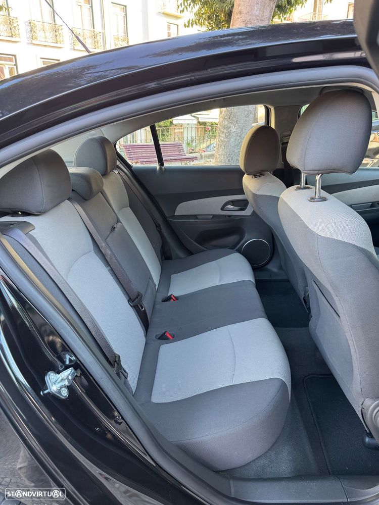 Chevrolet Cruze 1.6 LS - 9
