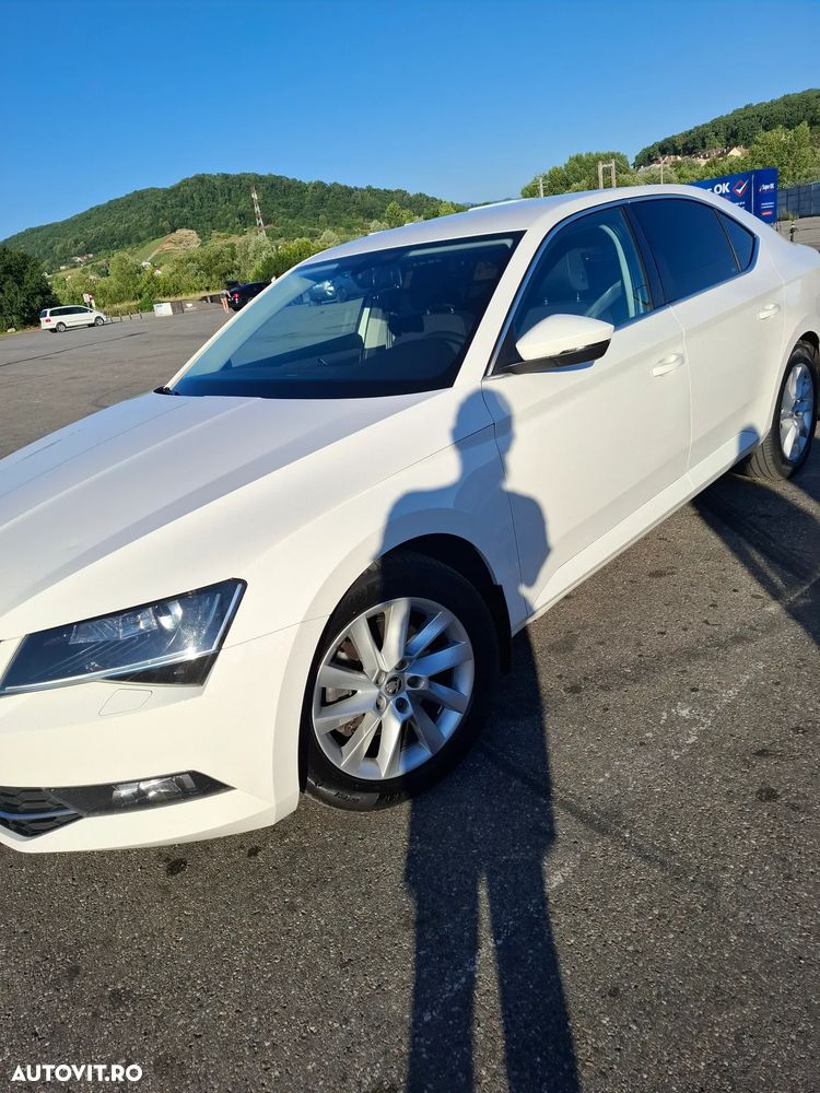 Skoda Superb 2.0 TDI DSG Style - 9