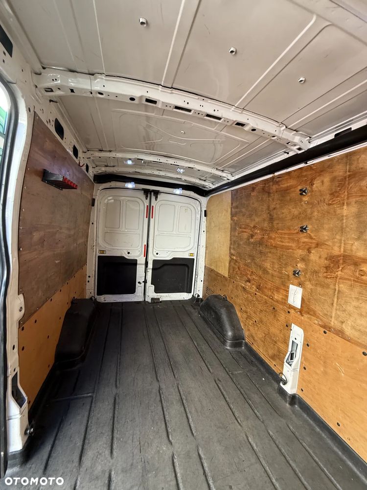 Ford Transit - 13