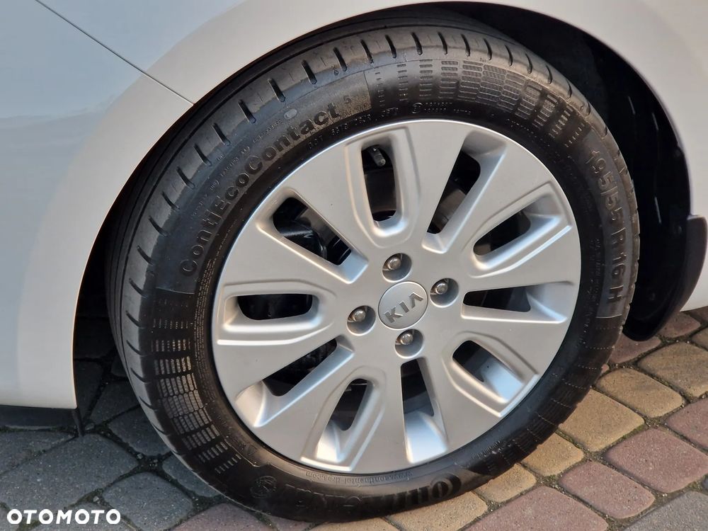 Kia Rio 1.2 Fifa World Cup Edition - 16