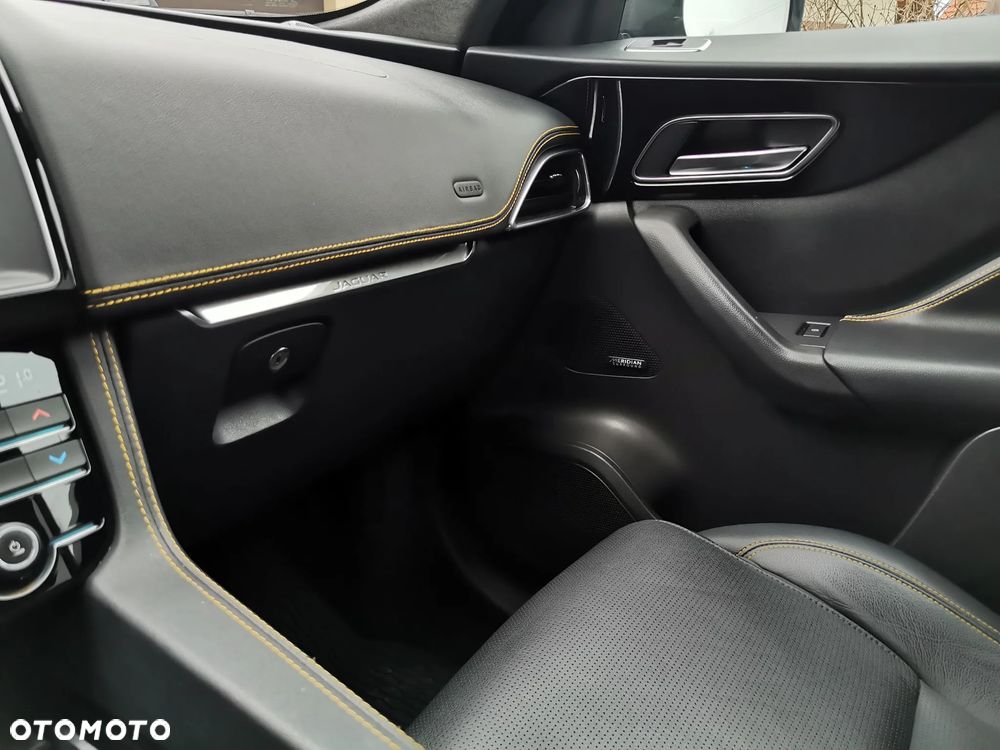 Jaguar F-Pace - 19