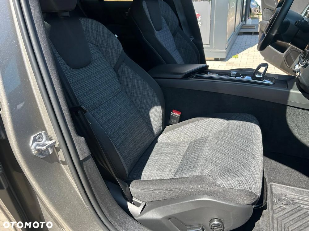 Volvo V60 B4 D Plus Dark - 23