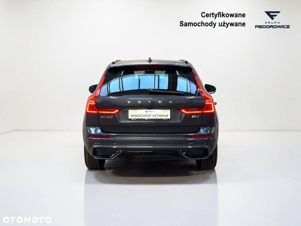 Volvo XC 60 B4 B Plus Dark - 8