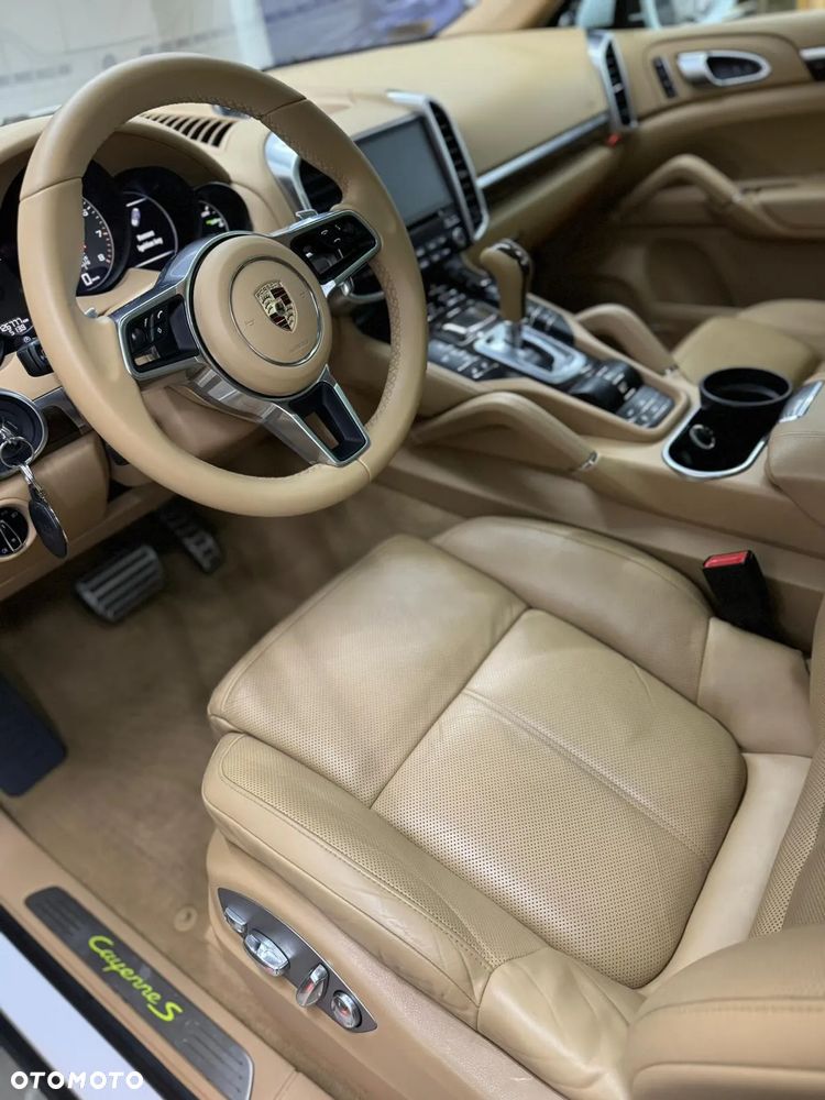 Porsche Cayenne - 6