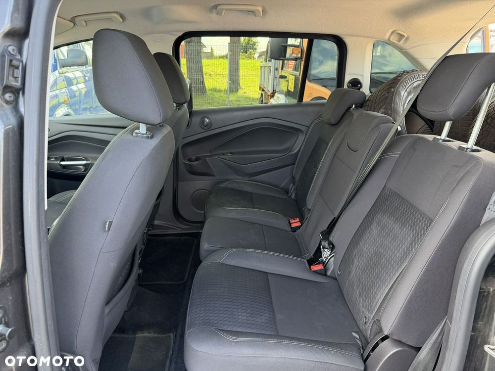 Ford Grand C-MAX - 13