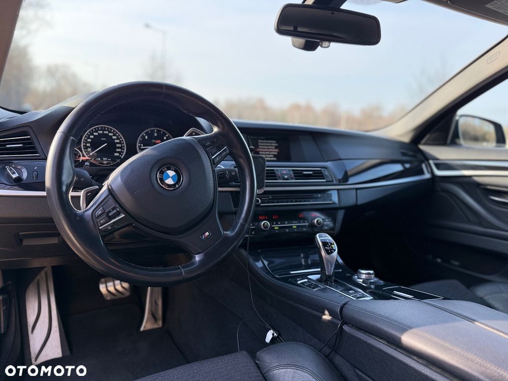 BMW Seria 5 520d xDrive - 25