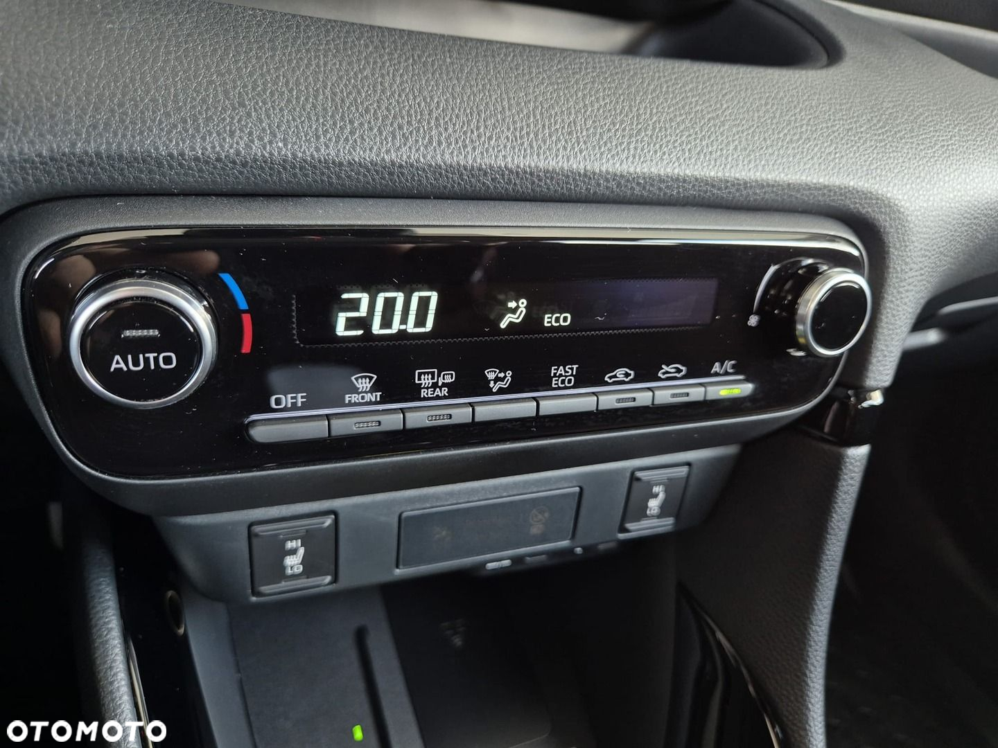 Toyota Yaris - 22