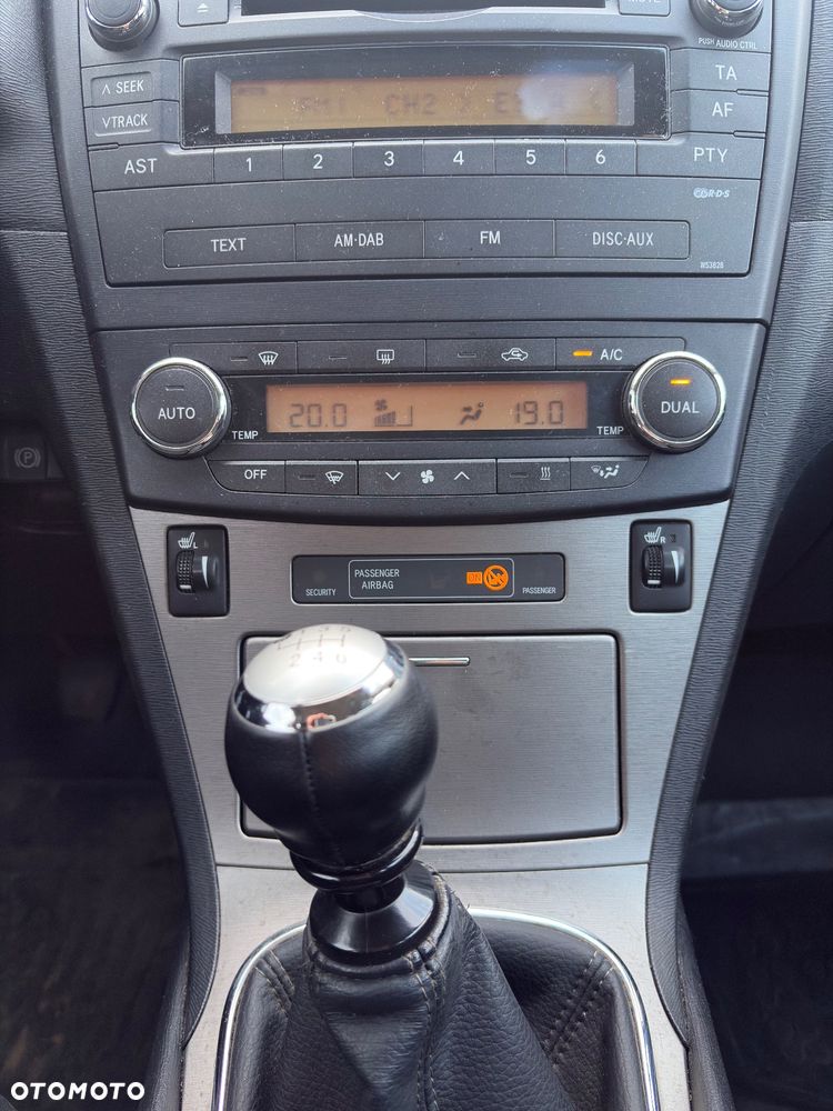 Toyota Avensis - 14