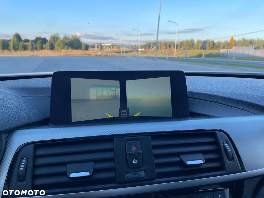 BMW Seria 3 330e iPerformance M Sport Shadow - 24