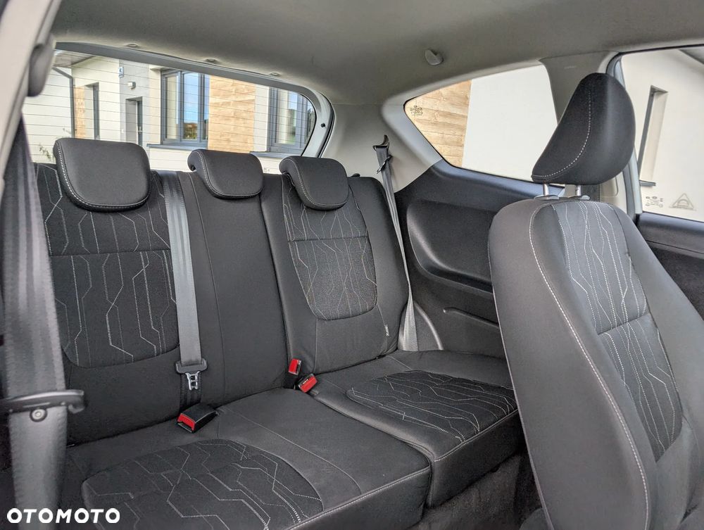 Kia Picanto 1.0 Fifa World Cup Edition - 24