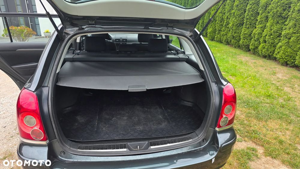 Toyota Avensis 2.0 D-4D Sol+NAVI - 10