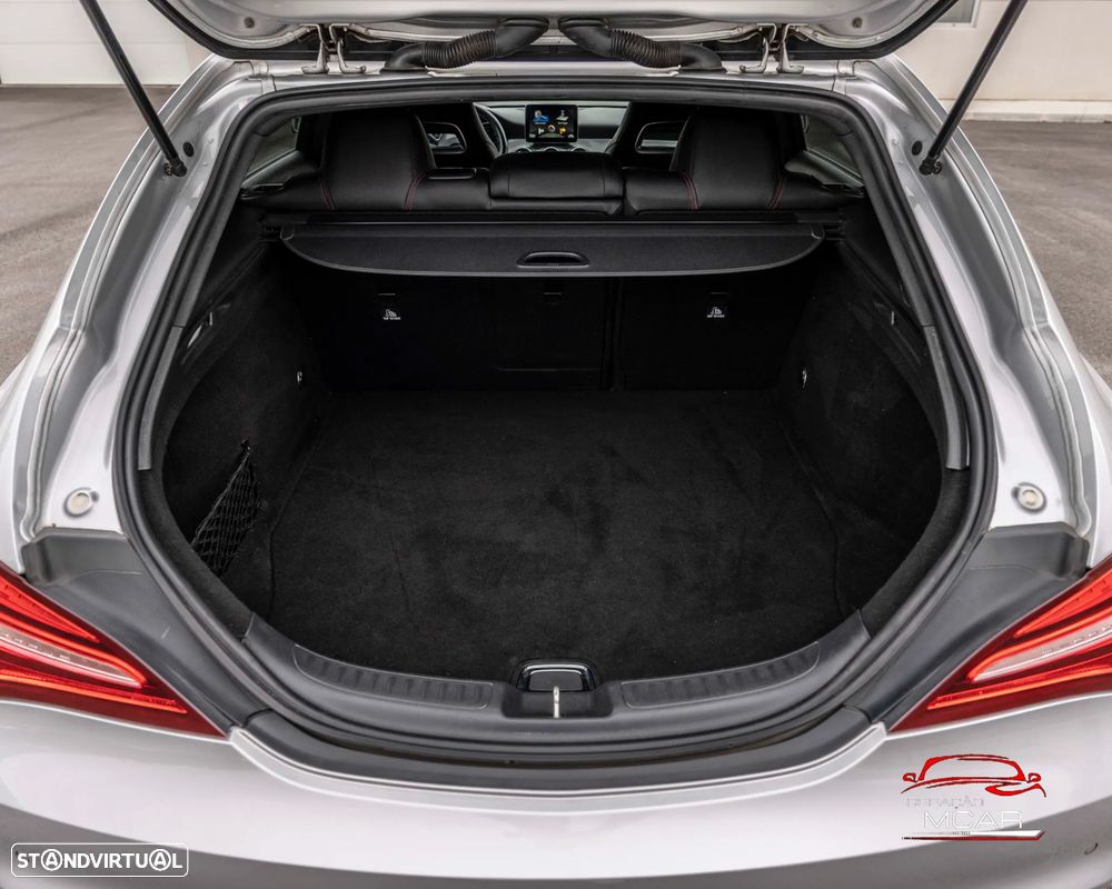 Mercedes-Benz CLA 200 d Shooting Brake AMG Line - 19